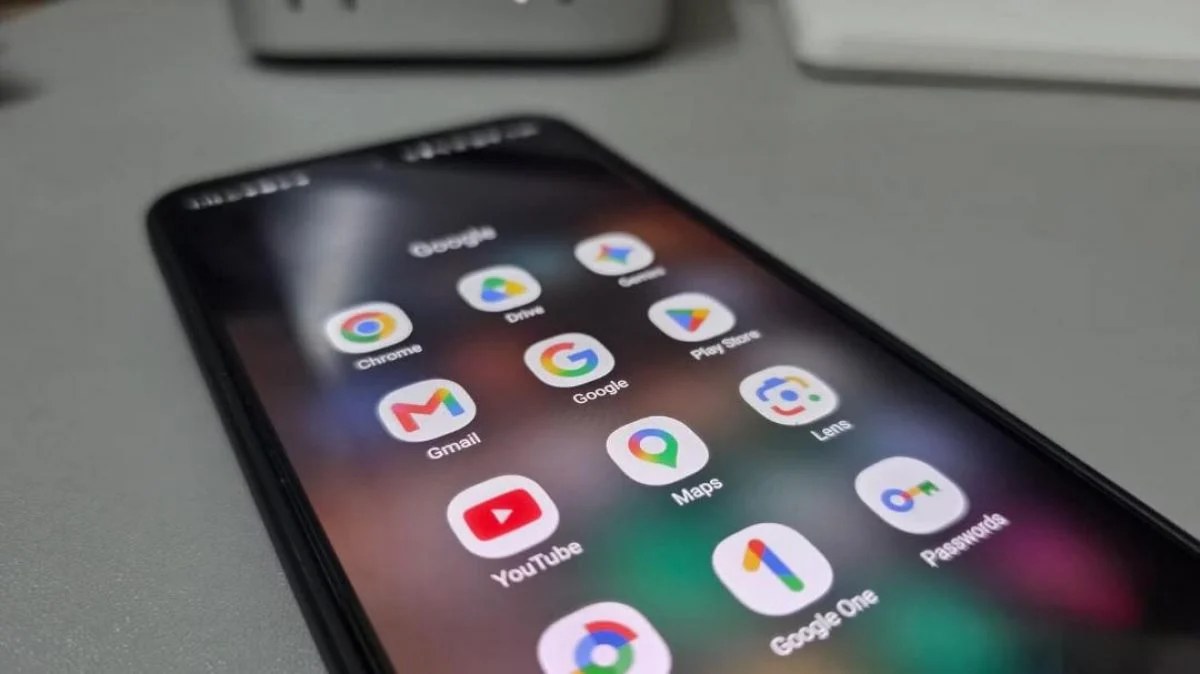 Смартфон Android з налаштуваннями Google