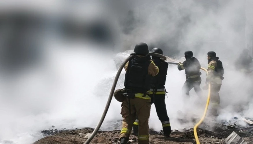 Пожежа на підприємстві харчової промисловості у Павлограді після удару КАБ