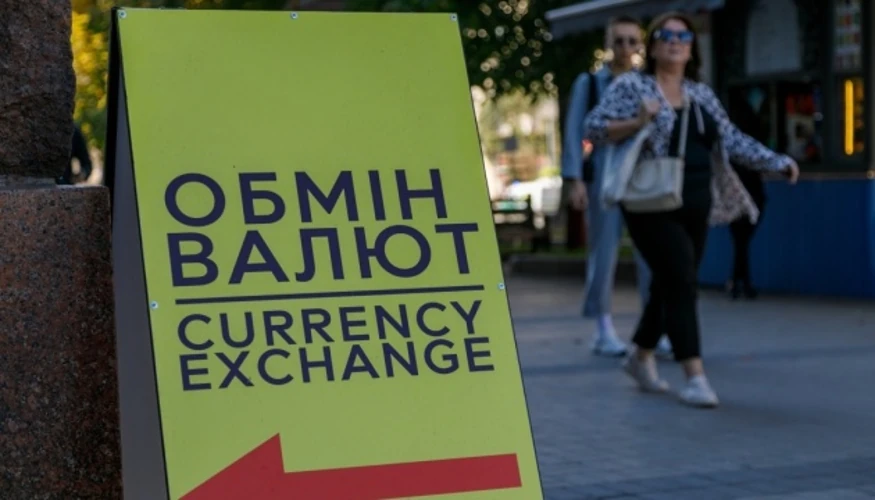 Таблиця з курсами долара та євро в обмінних пунктах і банках України на 22 липня