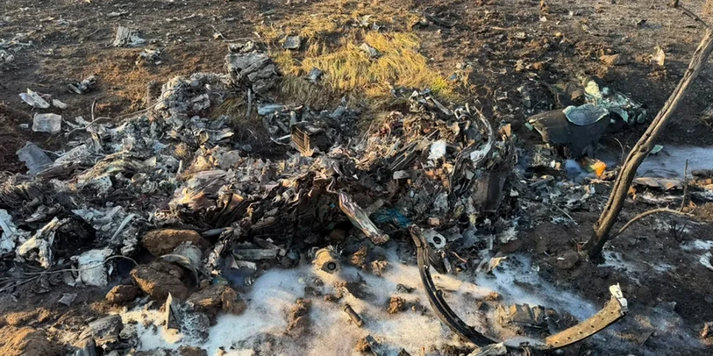 Уламки літака МіГ-29 на місці падіння у Березівському районі Одеської області