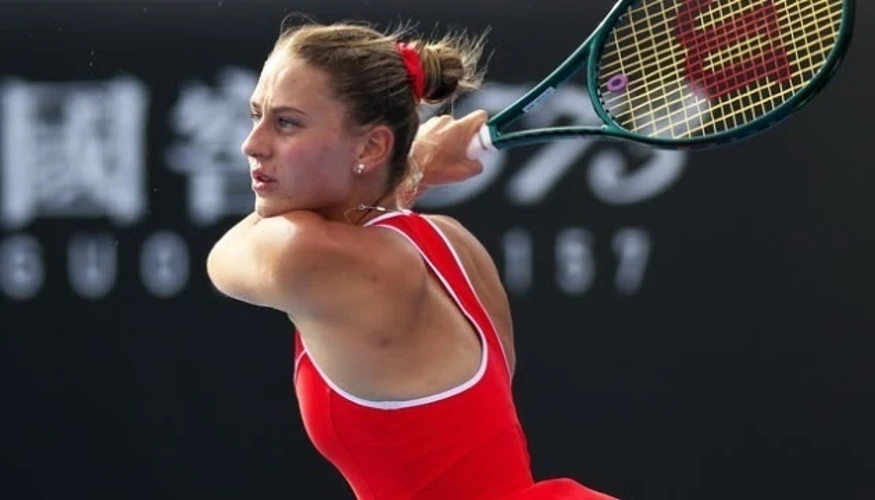 Травма зап’ястя Костюк: що відомо про зняття з Пекіна та шлях до WTA Finals