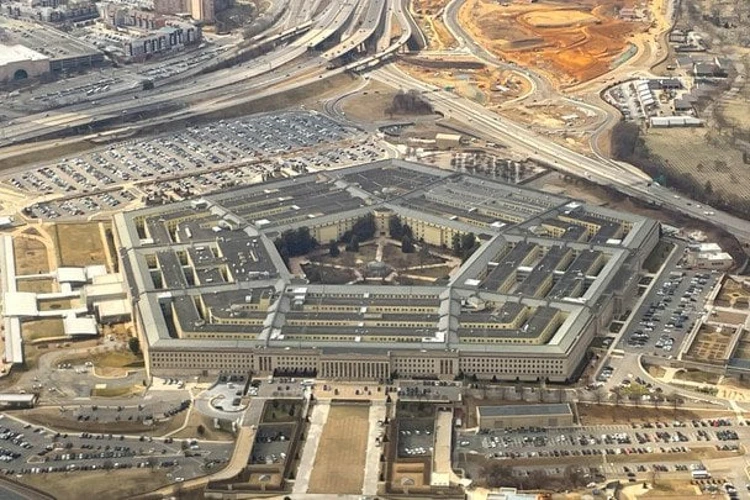 Дев’ять сенаторів США вимагали перевірити обмеження Starlink в Україні